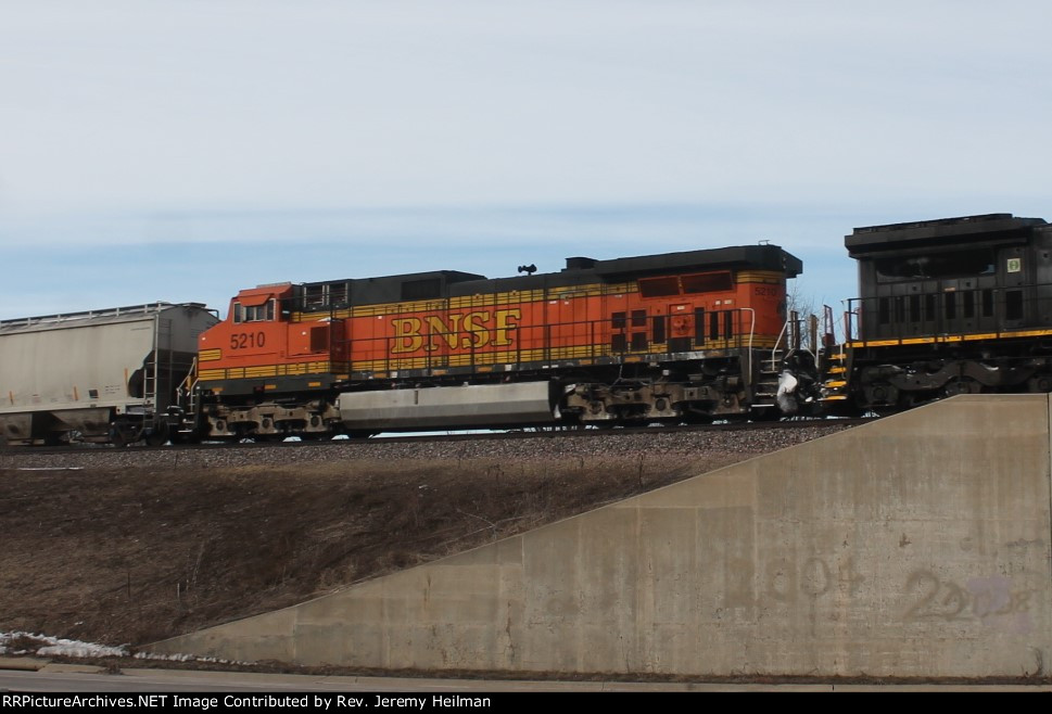 BNSF 5210 (1)